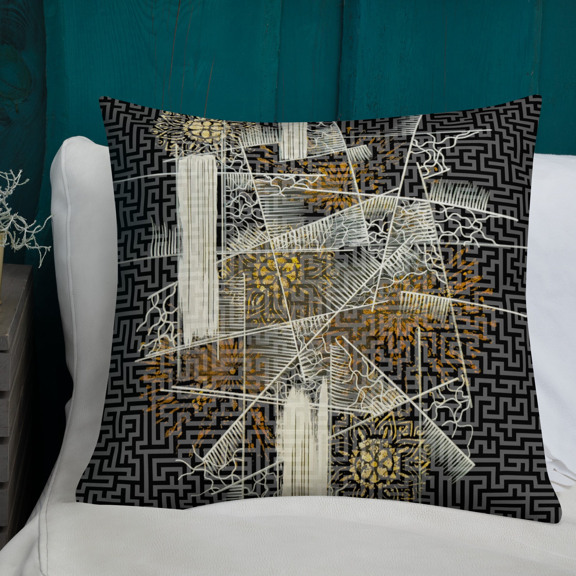 Cuscino elegante con stampa grafica astratta, ideale per ambienti minimal.